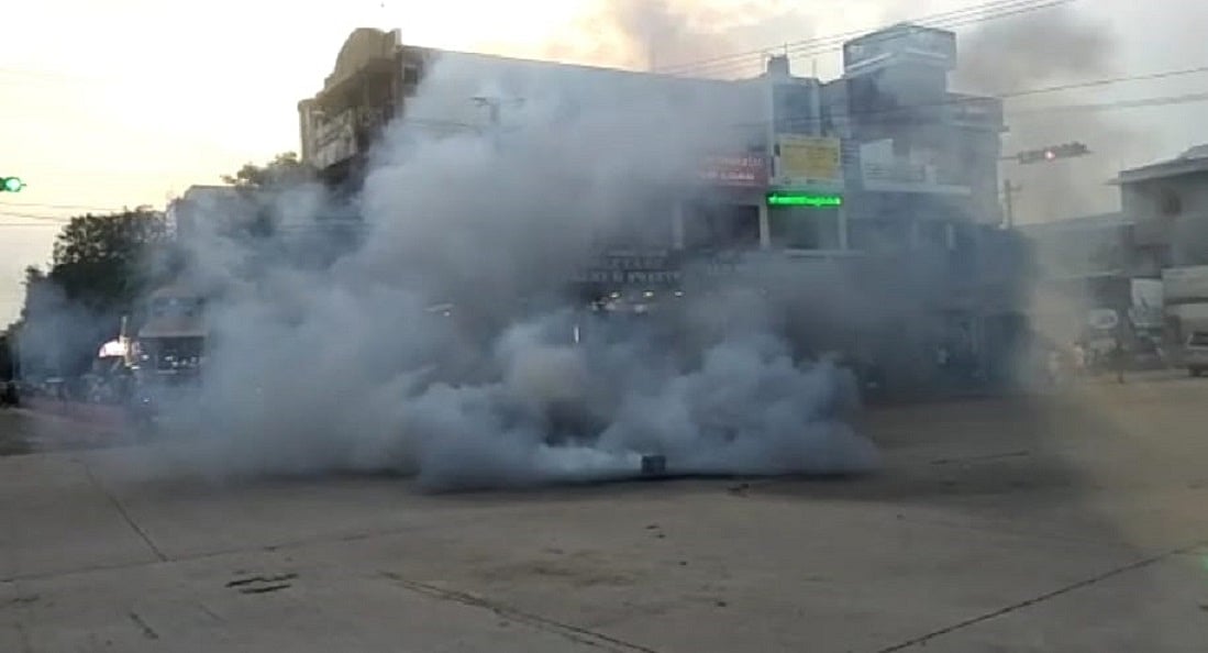 ಚಾಮರಾಜನಗರ | ಇ–ಸ್ಕೂಟರ್‌ ಬ್ಯಾಟರಿಯಲ್ಲಿ ಹೊಗೆ; ತಪ್ಪಿದ ಅನಾಹುತ