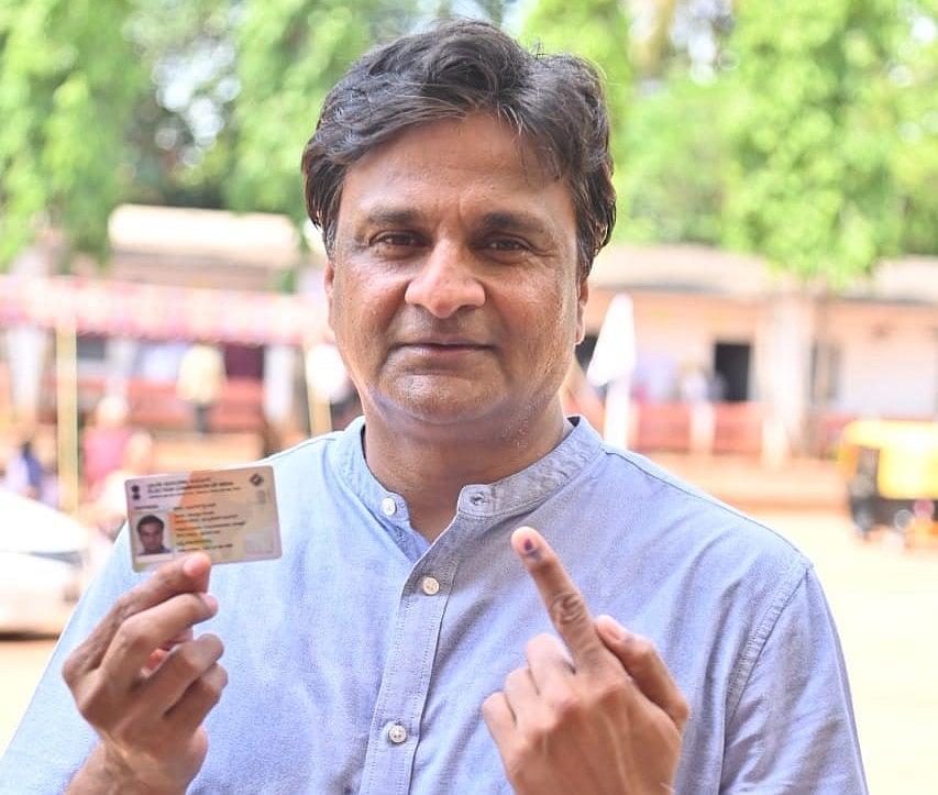 ಮೈಸೂರು | ಮತ ಚಲಾಯಿಸಿದ ಕ್ರಿಕೆಟಿಗ ಜಾವಗಲ್ ಶ್ರೀನಾಥ್

