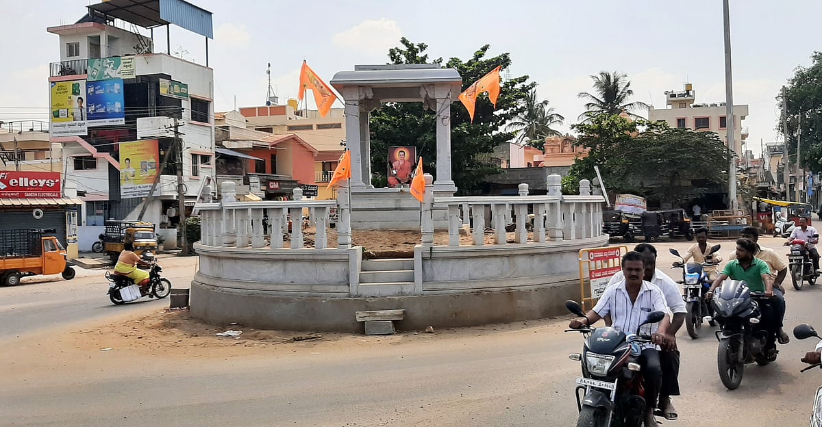 ತಿಪಟೂರು | ಕೊಬ್ಬರಿ ಬೆಲೆ ಕುಸಿತದ ಕೂಪದಲ್ಲಿ ಬೆಳೆಗಾರ: ನೂತನ ಶಾಸಕರ ಎದುರು ಸರಣಿ ಸವಾಲು