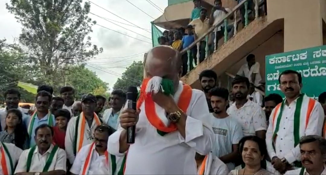 ರಾಮನಗರದಲ್ಲಿ ‘ಕಣ್ಣೀರ ರಾಜಕಾರಣ’