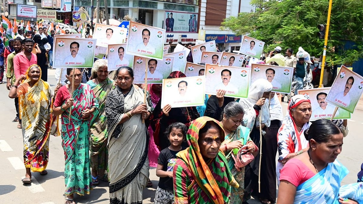 ಅಬ್ಬಯ್ಯಗೆ ಸಚಿವ ಸ್ಥಾನ ನೀಡಲು ಕಾಂಗ್ರೆಸ್ ಕಾರ್ಯಕರ್ತರಿಂದ ಪ್ರತಿಭಟನಾ ಮೆರವಣಿಗೆ
