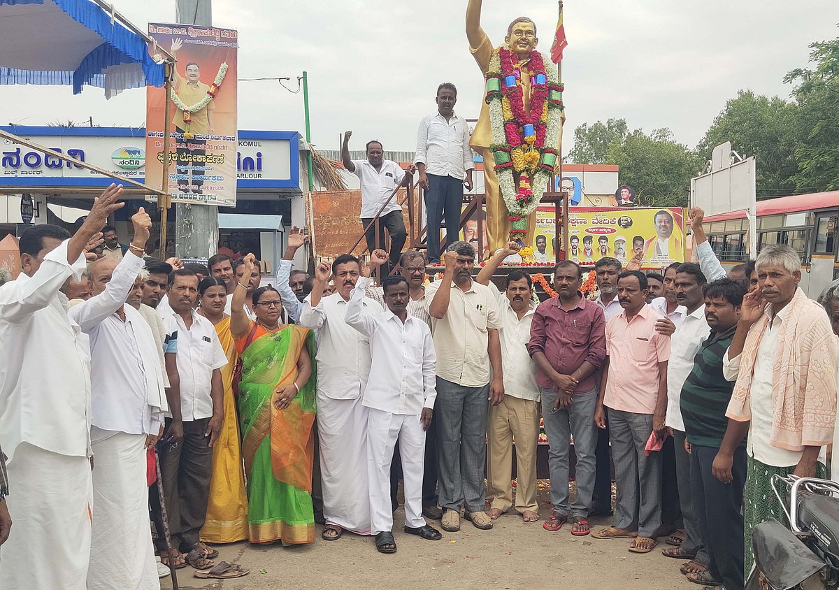 ಬಾಗೇಪಲ್ಲಿ: ಜಿ.ವಿ.ಎಸ್ ಪ್ರತಿಮೆ ಲೋಕಾರ್ಪಣೆ