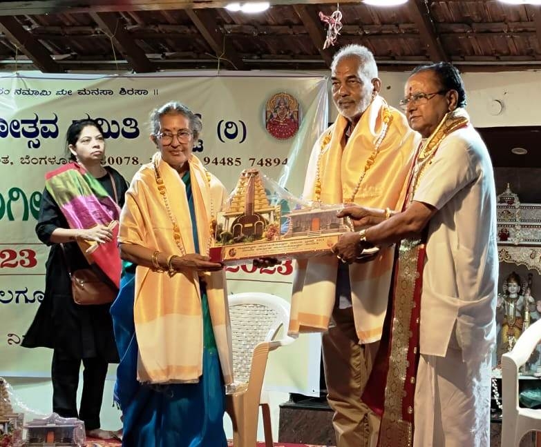 ರಾಮನಾಥಪುರ ಹೋಬಳಿಯ ರುದ್ರಪಟ್ಟಣದಲ್ಲಿ ನಡೆದ ಸಂಗೀತೋತ್ಸವದಲ್ಲಿ ಶಾಸಕ ಎ.ಮಂಜು ಸನ್ಮಾನ ಸ್ವೀಕರಿಸಿ ಮಾತನಾಡಿದರು.