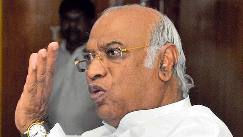 ರಾಜ್ಯ ಚುನಾವಣೆ: ಮೋದಿಯಂತೆ ನಾನು ಅಳುತ್ತಾ ಕೂರಲಾರೆ; ಮಲ್ಲಿಕಾರ್ಜುನ ಖರ್ಗೆ