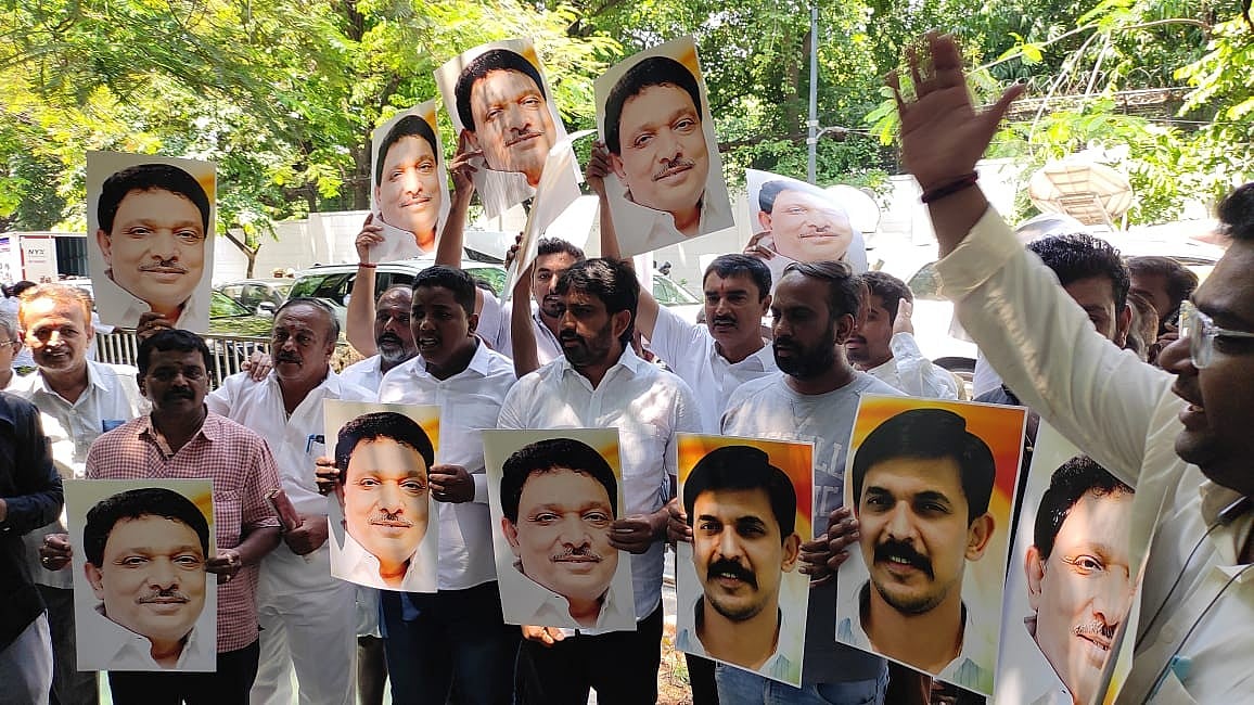 ಸಚಿವ ಸಂಪುಟ | ಸಚಿವ ಸ್ಥಾನ ನೀಡವಂತೆ ಶಾಸಕ ಎಂ. ಕೃಷ್ಣಪ್ಪ ಬೆಂಬಲಿಗರ‌ ಪ್ರತಿಭಟನೆ