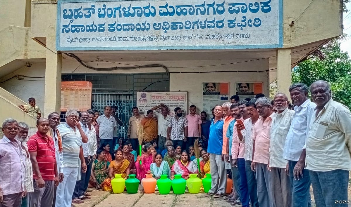 ನೀರಿನ ಸಮಸ್ಯೆ: ಗ್ರಾಮಸ್ಥರ ಪ್ರತಿಭಟನೆ