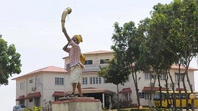 ಜಾನಪದ ವಿವಿ: ಹುದ್ದೆಗಳ ಭರ್ತಿ ಪ್ರಕ್ರಿಯೆಗೆ ತಡೆ