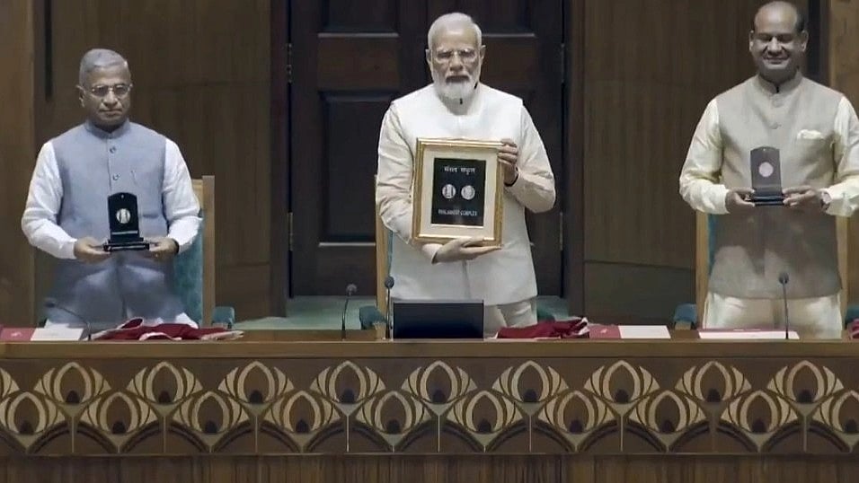 ಸಂಸತ್‌ ಭವನ ಉದ್ಘಾಟನೆ ಸ್ಮರಣಾರ್ಥ ₹75 ನಾಣ್ಯ ಬಿಡುಗಡೆ ಮಾಡಿದ ಪ್ರಧಾನಿ