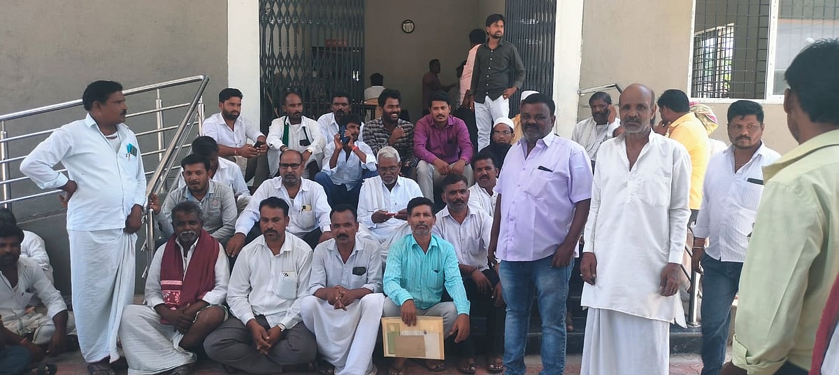 ದೇವದುರ್ಗ ಮಾಜಿ ಶಾಸಕ ಶಿವನಗೌಡ ನಾಯಕ ಸಹೋದರ ಸೇರಿ 8 ಮಂದಿ ವಿರುದ್ಧ ದೂರು ದಾಖಲು