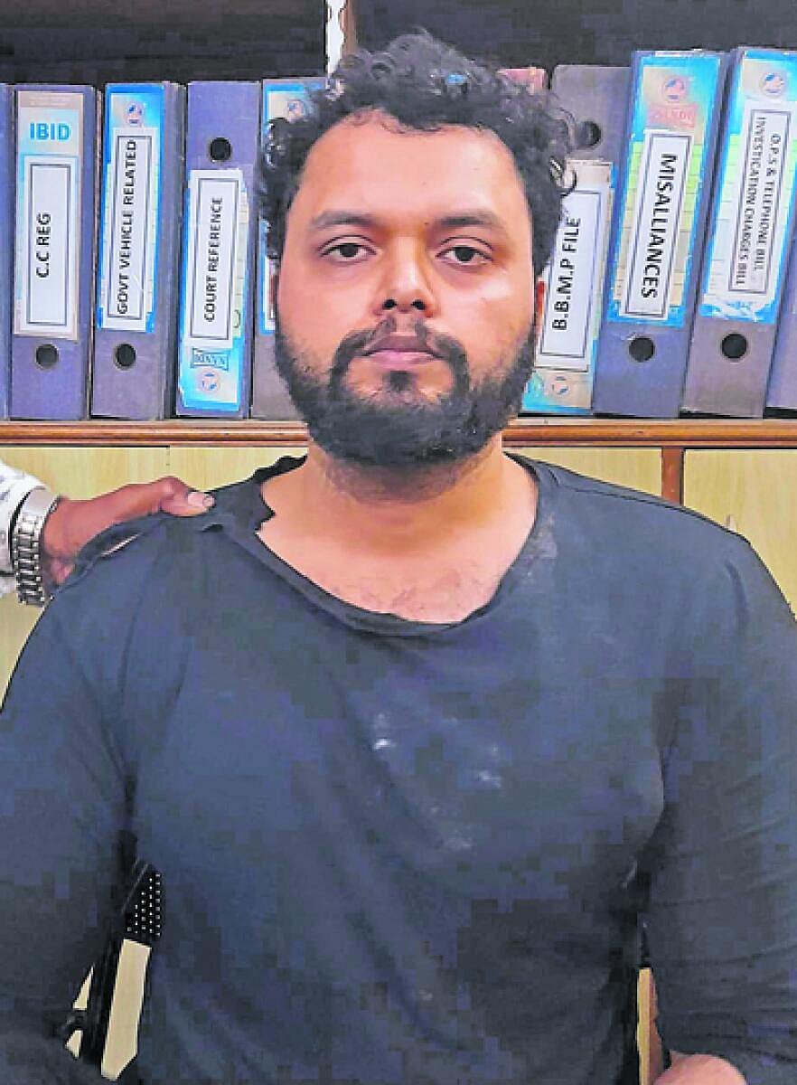 ಬೆಂಗಳೂರು: ಬೀಗ ಒಡೆದು ಚರ್ಚ್‌ನಲ್ಲಿ ದಾಂದಲೆ