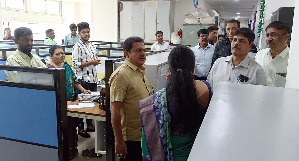 ಐದು ಉಪನಗರ, ನಾಲ್ಕು ವಿಲ್ಲಾ ಯೋಜನೆ ರೂಪಿಸಲು ಗೃಹ ಮಂಡಳಿಗೆ ಸಚಿವ ಜಮೀರ್‌ ಅಹಮದ್‌ ಸೂಚನೆ