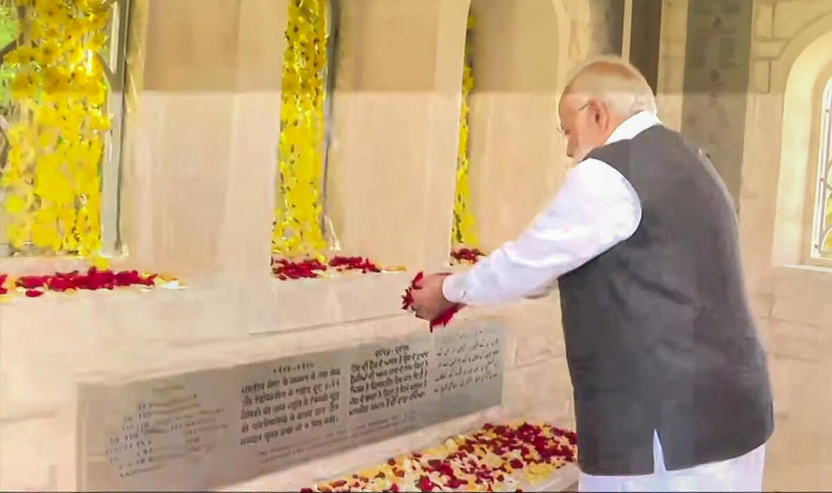 ಈಜಿಪ್ಟ್: ಮೊದಲನೇ ಮಹಾಯುದ್ಧದಲ್ಲಿ ಪ್ರಾಣ ತೆತ್ತಿದ್ದ ಸೈನಿಕರಿಗೆ ಪ್ರಧಾನಿ ಮೋದಿ ನಮನ