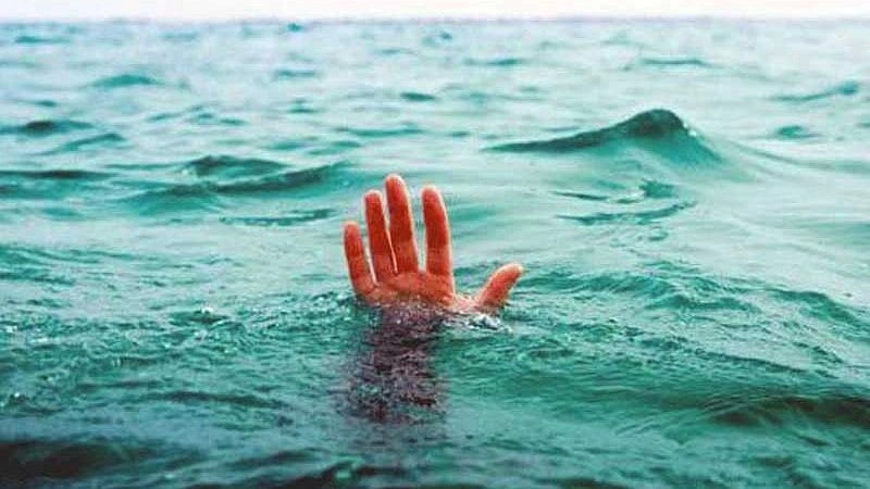 ತುಂಗಾ ನದಿಯಲ್ಲಿ ಈಜಲು ಹೋದ ಉಪನ್ಯಾಸಕ ಸಾವು: ಮತ್ತೊಬ್ಬರಿಗಾಗಿ ಹುಡುಕಾಟ