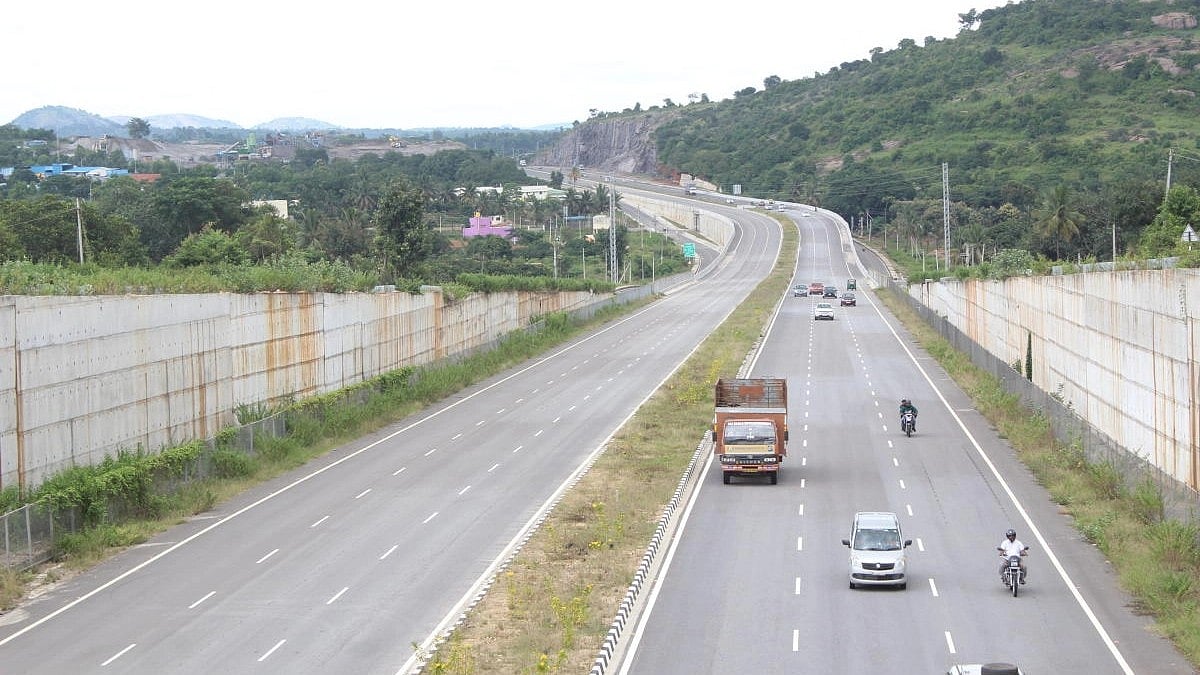 ಮೈಸೂರು- ಬೆಂಗಳೂರು ಎಕ್ಸ್‌ಪ್ರೆಸ್ ವೇ ಹೆದ್ದಾರಿ ಅಲ್ಲ, ಸಾವಿನ ರಹದಾರಿ– ಎಚ್‌ಡಿಕೆ ಆರೋಪ