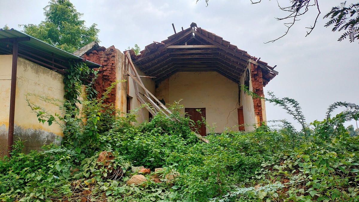 ಗಡಿ ಶಾಲೆಗಳಲ್ಲಿ ಶಿಕ್ಷಕರಿಗಾಗಿ ಹೋರಾಟ! 