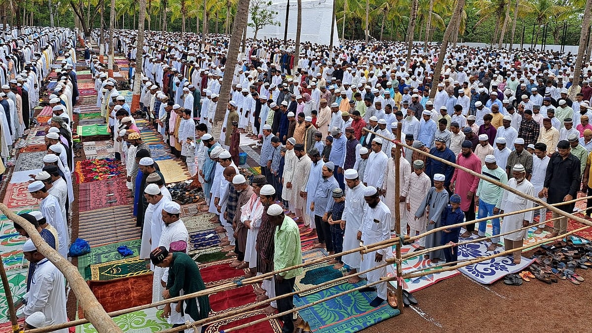 Eid Ul Adha | ರಾಜ್ಯದಾದ್ಯಂತ ಮುಸ್ಲಿಮರಿಂದ ಶ್ರದ್ಧೆ, ಭಕ್ತಿಯಿಂದ ಬಕ್ರೀದ್‌ ಆಚರಣೆ