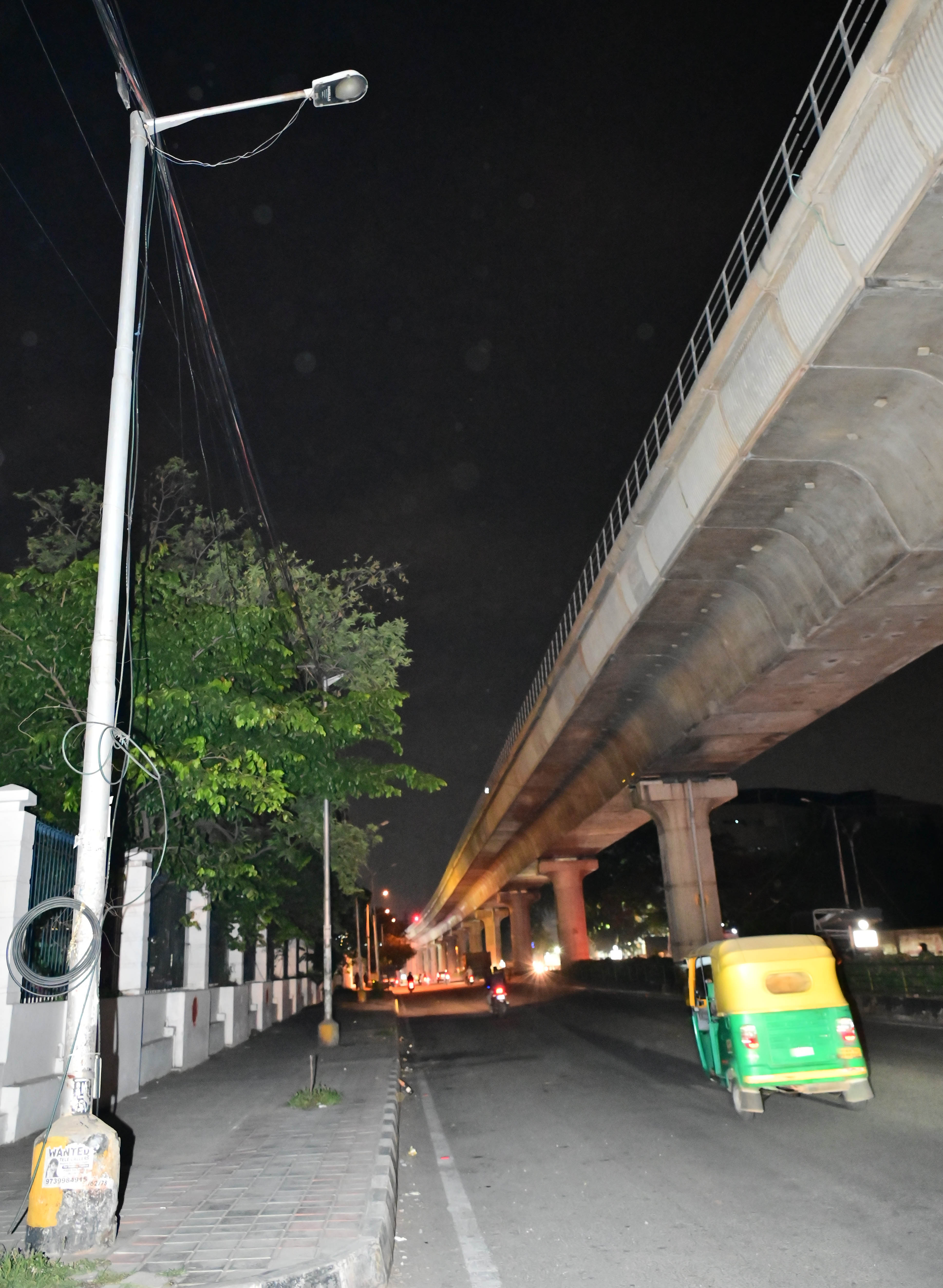 ಕನಕಪುರ ರಸ್ತೆಯ ಕೋಣನಕುಂಟೆ ವೃತ್ತದ ಬಳಿ ಬೀದಿ ದೀಪಗಳು ರಾತ್ರಿ ಅವಧಿಯಲ್ಲಿ ಬೆಳಗುತ್ತಿಲ್ಲ –ಪ್ರಜಾವಾಣಿ ಚಿತ್ರ/ ಕಿಶೋರ್ ಕುಮಾರ್ ಬೋಳಾರ್
