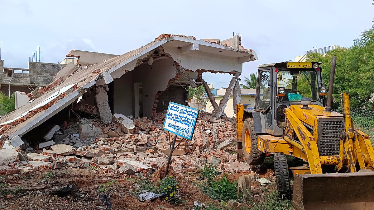 ಹೊಸಪೇಟೆ | ಉದ್ಯಾನ ಜಾಗದಲ್ಲಿ ನಿರ್ಮಿಸಿದ್ದ ಮನೆ ನೆಲಸಮ‌