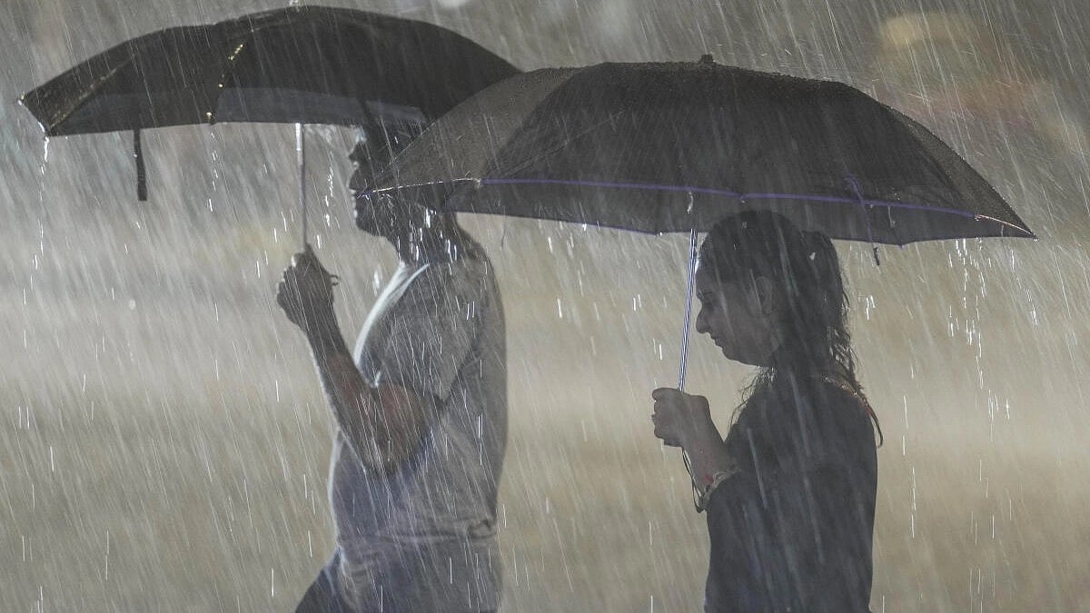 ಕೇರಳದ 3 ಜಿಲ್ಲೆಗಳಲ್ಲಿ ಭಾರಿ ಮಳೆ ಸಾಧ್ಯತೆ; ಹವಾಮಾನ ಇಲಾಖೆಯಿಂದ 'ರೆಡ್ ಅಲರ್ಟ್'