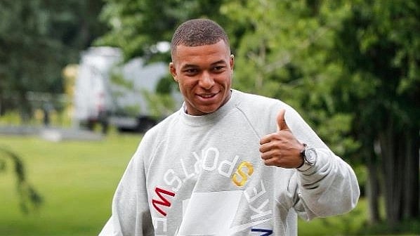 ಅಧಿಕ ಸಂಭಾವನೆ ಪಡೆಯುವ ಫುಟ್ಬಾಲ್ ಆಟಗಾರ ಕಿಲಿಯನ್ ಎಂಬಾಪೆಯ ವಿಲಾಸಿ ಬದುಕು