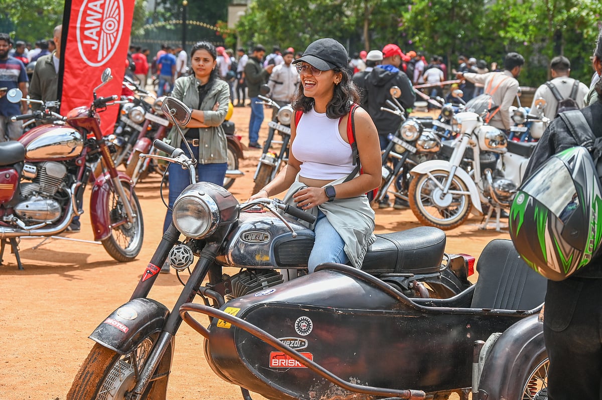 International Jawa Day Celebrations: ಬೆಂಗಳೂರಿನಲ್ಲಿ ಜಾವಾ-ಯೆಜ್ಡಿ ಬೈಕ್ ಲುಕ್!