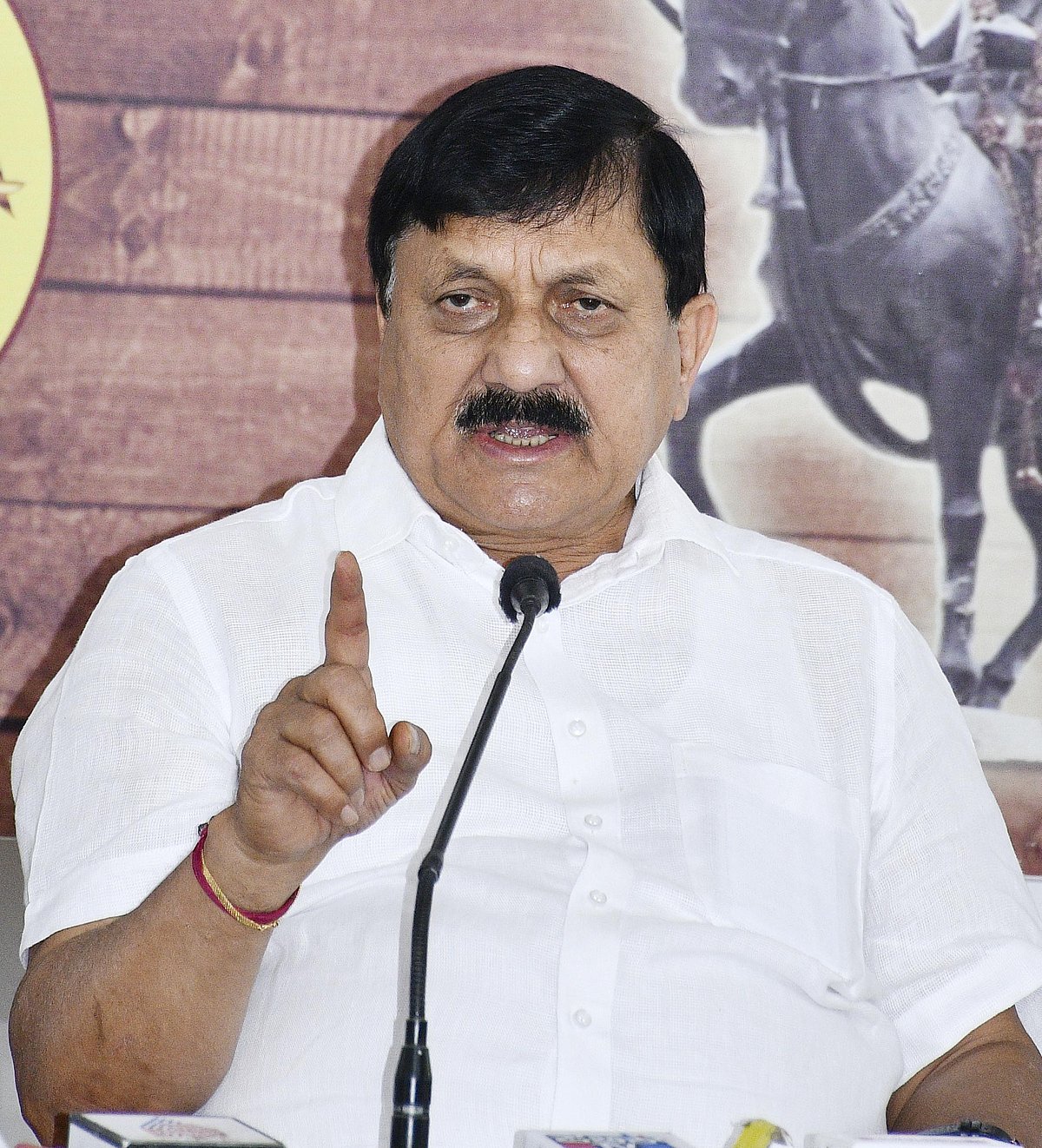 ಕಾಂಗ್ರೆಸ್‌ ನಾಯಕರ ಬಗ್ಗೆ ಅವಹೇಳನಕಾರಿ ಹೇಳಿಕೆ: ಶಾಸಕ ಆರಗ ಬಂಧನಕ್ಕೆ ಆಗ್ರಹ 