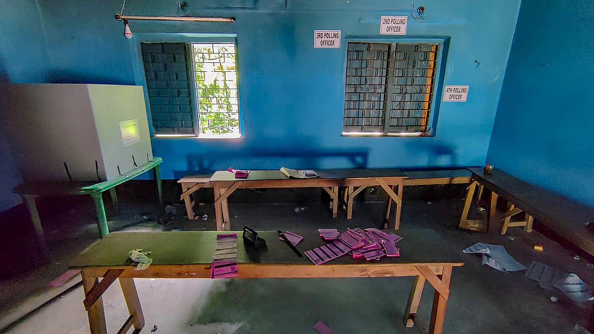 ಪಶ್ಚಿಮ ಬಂಗಾಳ ಪಂಚಾಯಿತಿ ಚುನಾವಣೆ ವೇಳೆ ಭುಗಿಲೆದ್ದ ಹಿಂಸಾಚಾರ: 12 ಮಂದಿ ಸಾವು