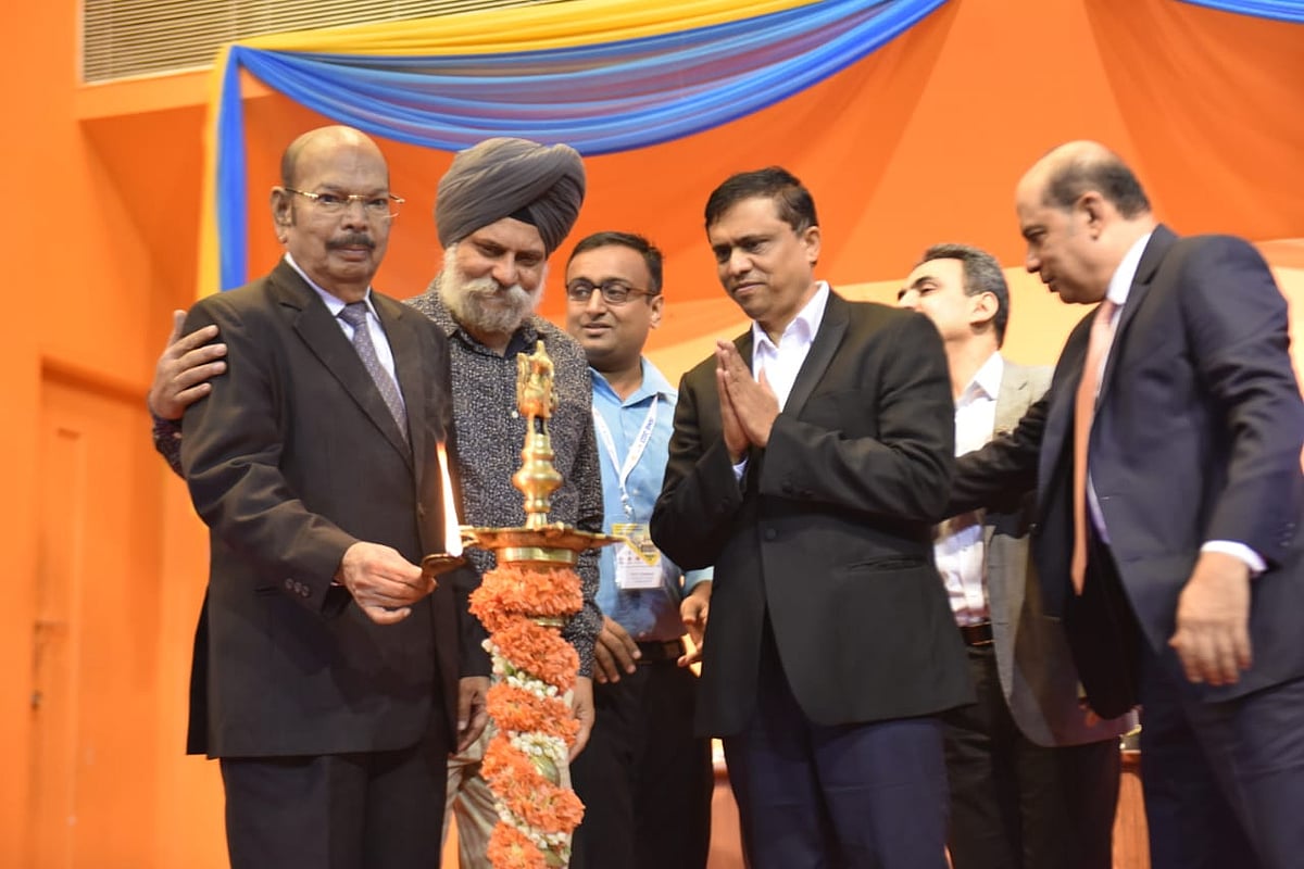 ಪಠ್ಯಕ್ರಮದಲ್ಲಿ ಬದಲಾವಣೆ ಅಗತ್ಯ: ಕುಲಾಧಿಪತಿ ಎಂ.ಆರ್.ದೊರೆಸ್ವಾಮಿ 