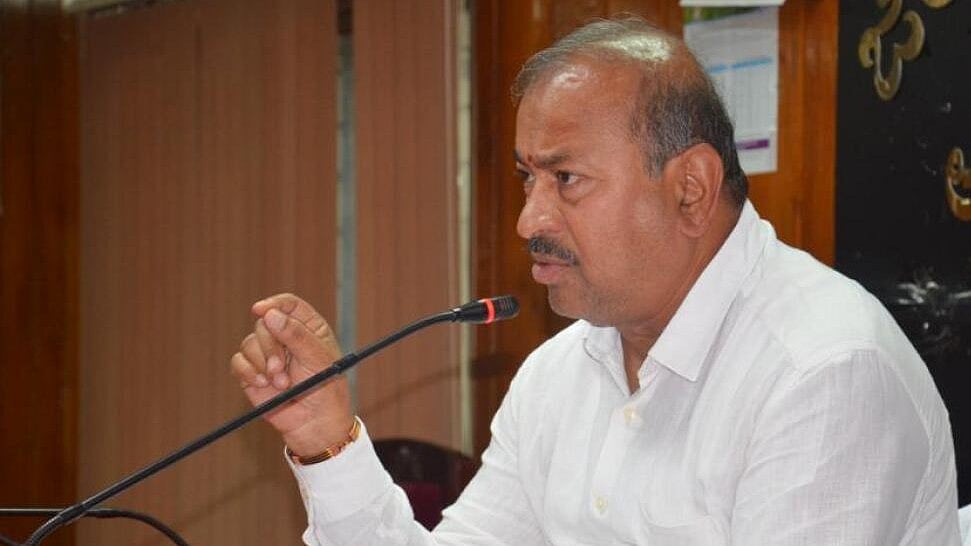 ವಿಧಾನಸೌಧ | ಒಬ್ಬರೇ ಬರ್ತೀದ್ದೀರಲ್ಲ ಸಾರ್: ಶಿವಮೊಗ್ಗ ಶಾಸಕರಿಗೆ ಪೊಲೀಸರ ಪ್ರಶ್ನೆ