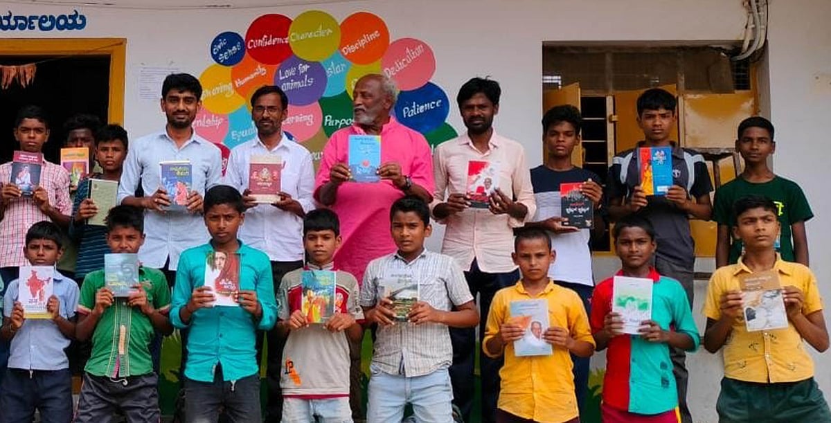 ಪುಸ್ತಕ ಓದುವ ಸಂಸ್ಕೃತಿ ಬೆಳೆಸಿ: ಕುಂ.ವೀ