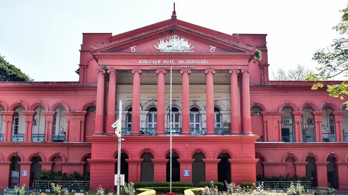 ಸಹಾಯಕ ಪ್ರಾಧ್ಯಾಪಕರ ವೇತನ ಕಡಿತ; ಕರ್ನಾಟಕ ವಿವಿ ನಿರ್ಧಾರ ತಿರಸ್ಕರಿಸಿದ ನ್ಯಾಯಾಲಯ