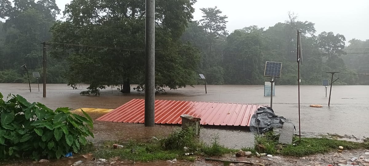 ಭಾರಿ ಮಳೆ: ನಾಳೆಯಿಂದ ಕುಮಾರ ಪರ್ವತ ಚಾರಣ ಸ್ಥಗಿತ