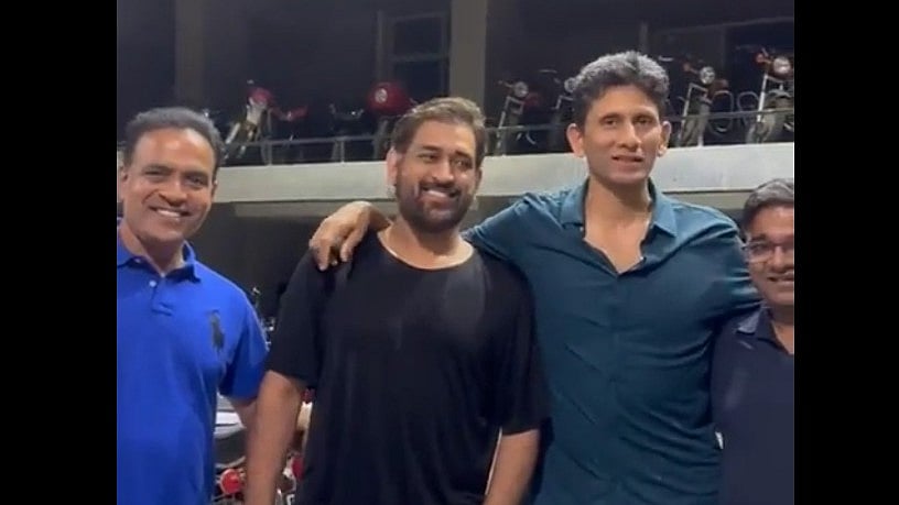 ಧೋನಿಯ ಕಾರು, ಬೈಕ್‌ಗಳ ಸಂಗ್ರಹ ಕಂಡು ಬೆರಗಾದ ವೆಂಕಟೇಶ್‌ ಪ್ರಸಾದ್‌