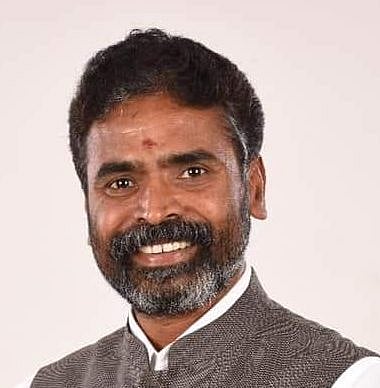 ಬ್ಲ್ಯಾಕ್‌ಮೇಲ್ ಬಿಟ್ಟು ಕೆಲಸ ಮಾಡಿ: ಸಿಎಂ ವಿರುದ್ಧ ಮುನಿಸ್ವಾಮಿ ಆಕ್ರೋಶ