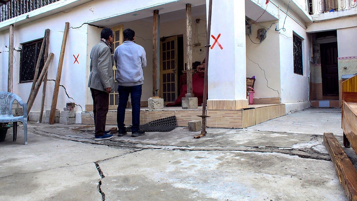 ಜೋಶಿಮಠ ನಿವಾಸಿಗಳಲ್ಲಿ ಆತಂಕ ಹೆಚ್ಚಿಸಿದ ಕಂದಕ