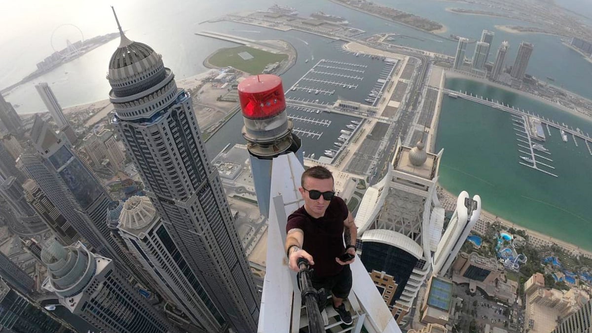 ಕಟ್ಟಡ ಹತ್ತಿ ವಿಡಿಯೊ ಮಾಡುತ್ತಿದ್ದ ವ್ಯಕ್ತಿ 68ನೇ ಮಹಡಿಯಿಂದ ಬಿದ್ದು ಸಾವು