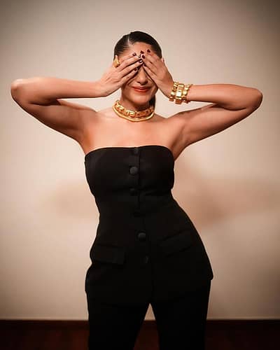 ಕಪ್ಪು ಉಡುಗೆಯಲ್ಲಿ ಮಿಂಚಿದ ‘ಸೀತಾರಾಮ’ ಬೆಡಗಿ ಮೃಣಾಲ್ ಠಾಕೂರ್