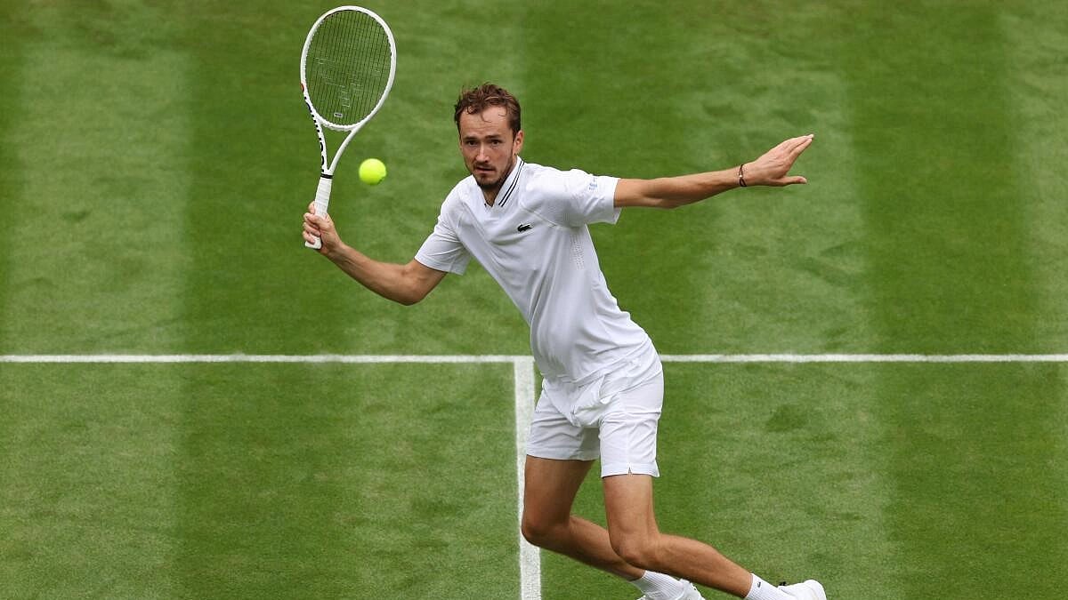 ವಿಂಬಲ್ಡನ್‌ ಚಾಂಪಿಯನ್‌ಷಿಪ್‌: ಮೆಡ್ವೆಡೇವ್ ಶುಭಾರಂಭ, ಮೂರನೇ ಸುತ್ತಿಗೆ ಇಗಾ ಶ್ವಾಂಟೆಕ್