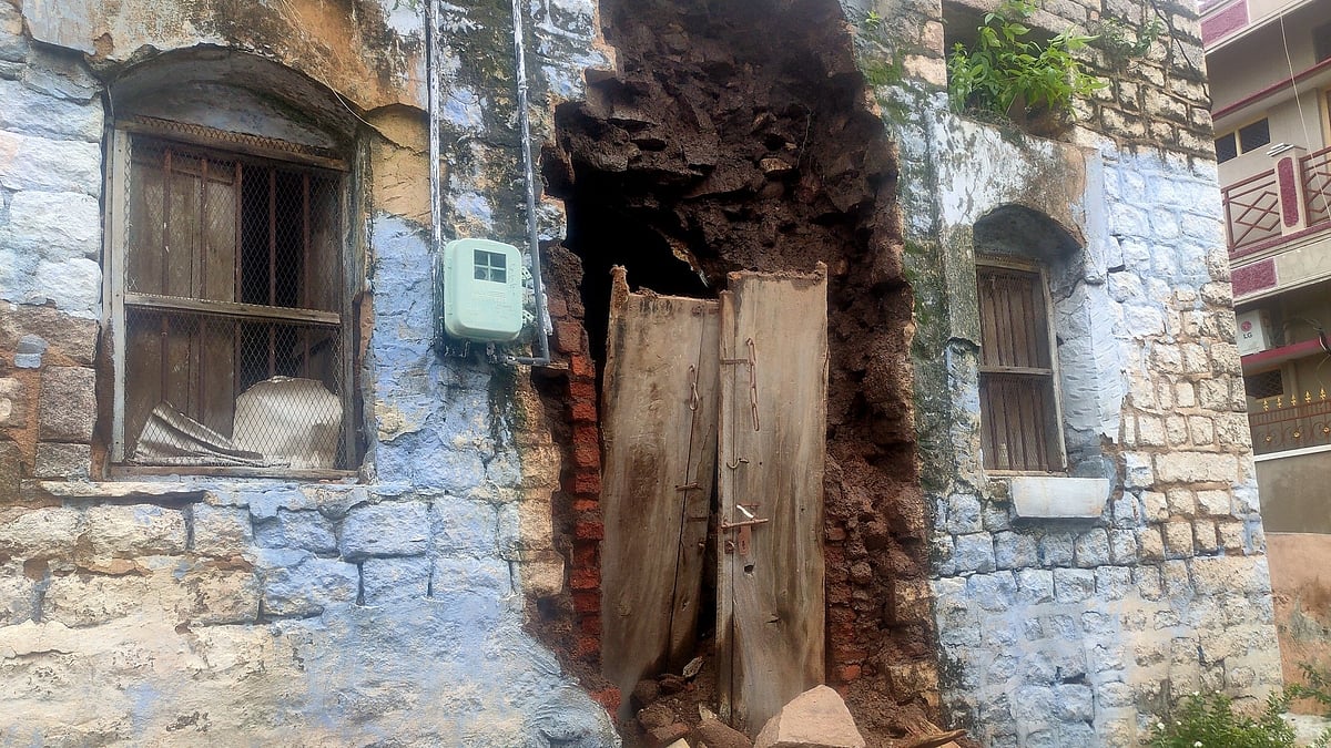 ಸುರಪುರ: ಮಳೆಗೆ 32 ಮನೆಗಳು ಕುಸಿತ