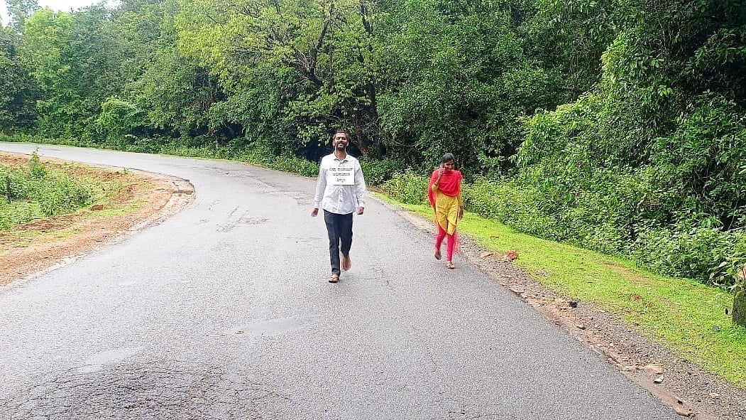 17 ಕಿ.ಮೀ ಪಾದಯಾತ್ರೆ ಮಾಡಿದ ಗ್ರಾ.ಪಂ ಅಧ್ಯಕ್ಷ