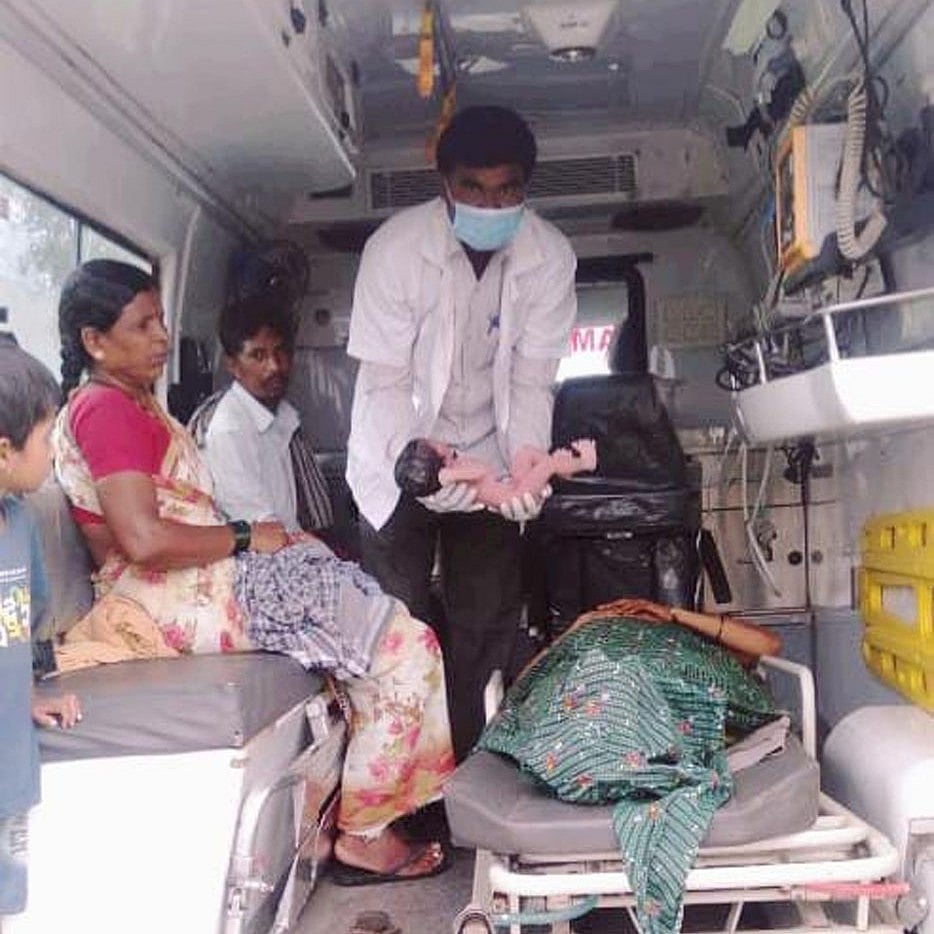 ಹೂವಿನಹಡಗಲಿ; ಅಂಬುಲೆನ್ಸ್‌ನಲ್ಲಿ ಮಗುವಿಗೆ ಜನ್ಮ ನೀಡಿದ ಮಹಿಳೆ