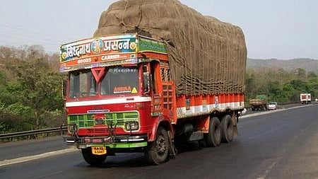 ದೆಹಲಿ: ಭಾರಿ ಸರಕು ಸಾಗಣೆ ವಾಹನಗಳ ಪ್ರವೇಶ ನಿರ್ಬಂಧ ಭಾಗಶ: ತೆರವು
