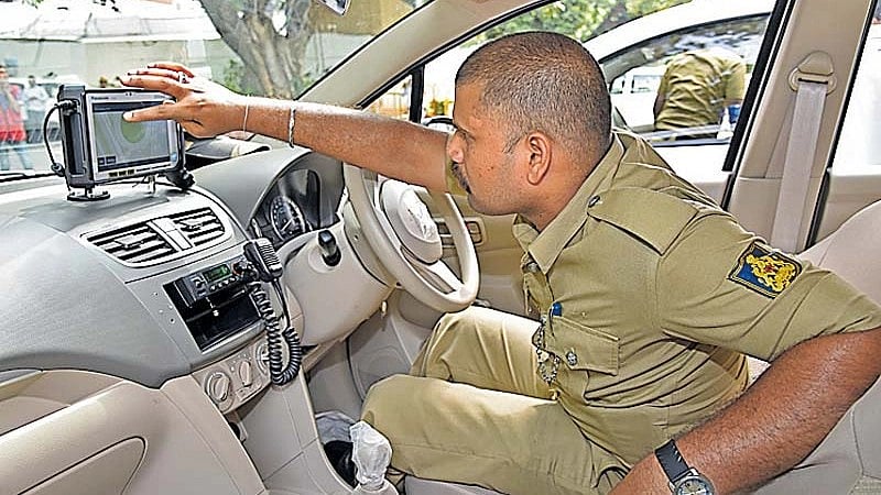 ಚಪ್ಪಲಿ ಹುಡುಕಿಕೊಡುವಂತೆ ಬೆಂಗಳೂರು ಪೊಲೀಸರಿಗೆ ಯುವಕನ ಕರೆ! ಮುಂದೆ ಆಗಿದ್ದೇನು?