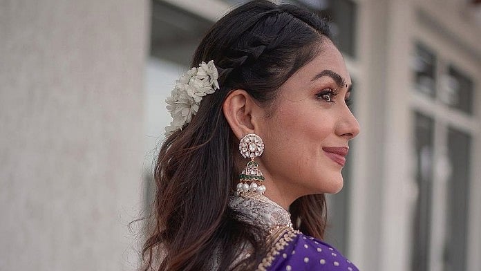 PHOTOS: ಸಾಂಪ್ರದಾಯಿಕ ಉಡುಗೆಯಲ್ಲಿ ಮಿಂಚಿದ ನಟಿ ಮೃಣಾಲ್ ಠಾಕೂರ್
