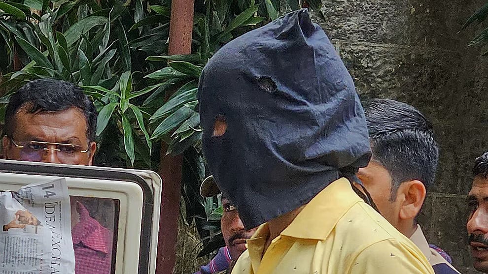 ರೈಲಿನಲ್ಲಿ ಗುಂಡಿನ ದಾಳಿ: ಆರ್‌ಪಿಎಫ್ ಕಾನ್‌ಸ್ಟೆಬಲ್ ಸೇವೆಯಿಂದ ವಜಾ