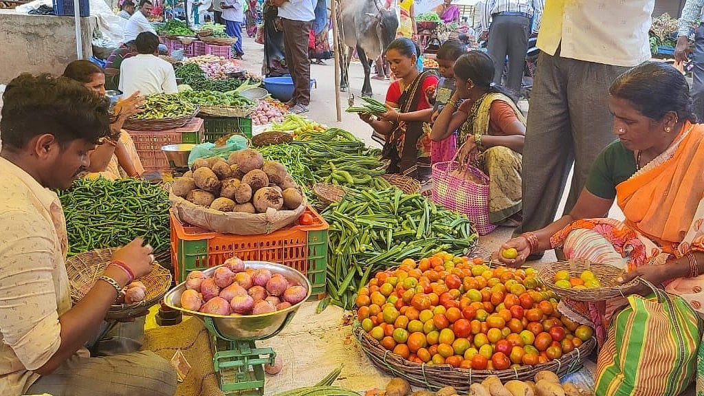 ಹುನಗುಂದ: ₹30ಕ್ಕಿಳಿದ ಕೆ.ಜಿ ಟೊಮೆಟೊ 