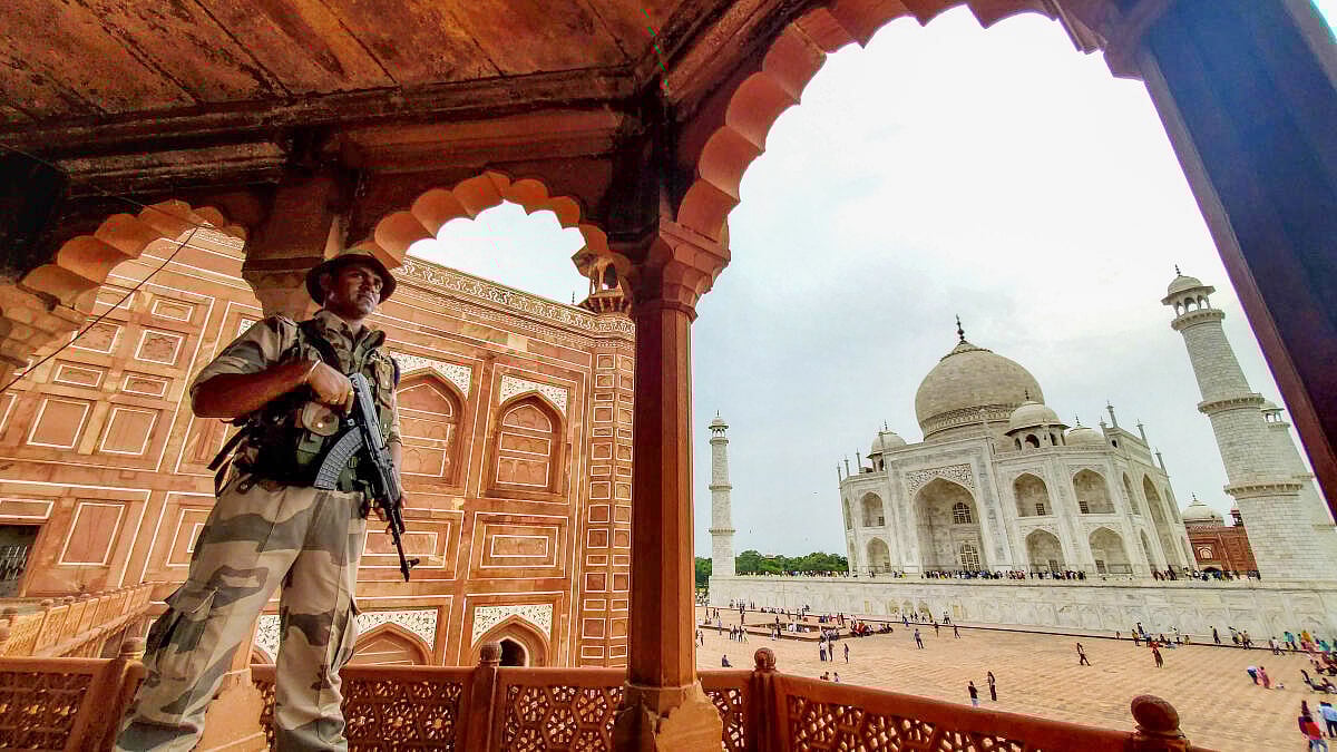 Photos | Independence Day: ದೇಶದಲ್ಲಿ ಹಬ್ಬದ ವಾತಾವರಣ