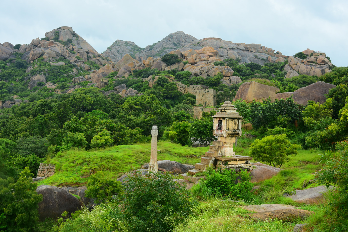 ಚಿತ್ರದುರ್ಗದ ಕಲ್ಲಿನ ಕೋಟೆಯ ಒಂಟಿಕಂಬದ ಬಸವಣ್ಣ.
ಪ್ರಜಾವಾಣಿ ಚಿತ್ರ: ವಿ.ಚಂದ್ರಪ್ಪ