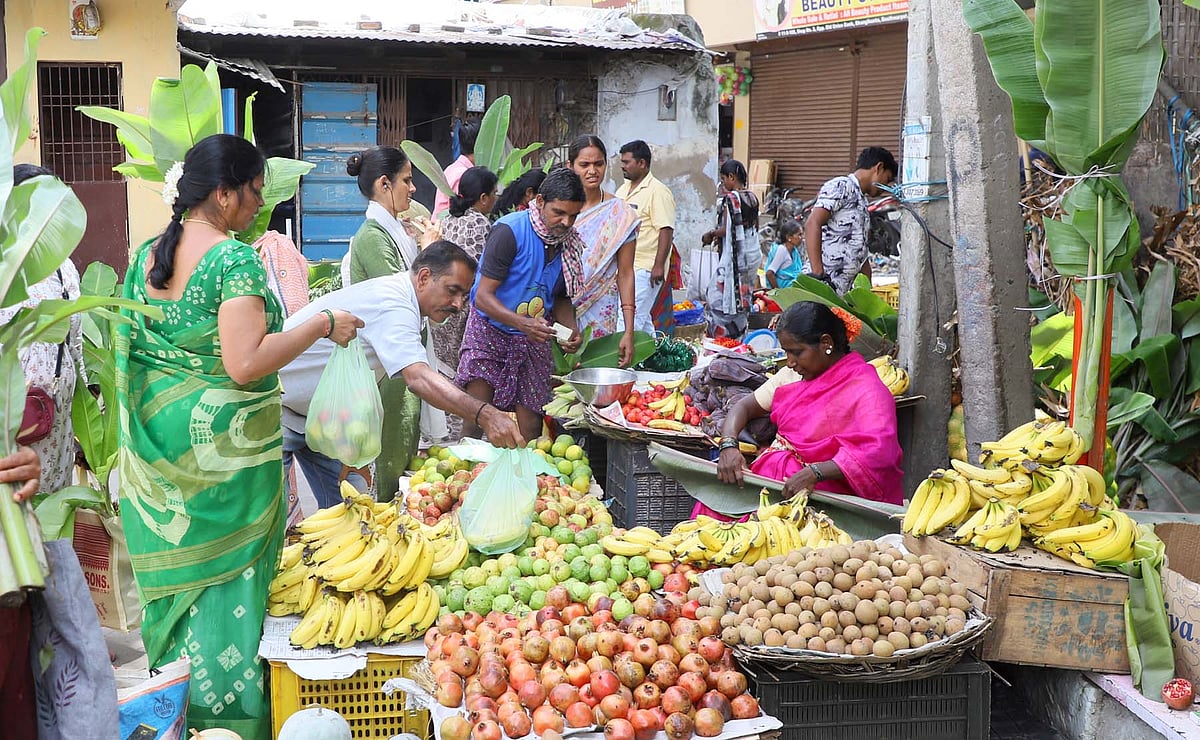 ವರಮಹಾಲಕ್ಷ್ಮಿ ಹಬ್ಬ: ವ್ಯಾಪಾರ ಜೋರು 