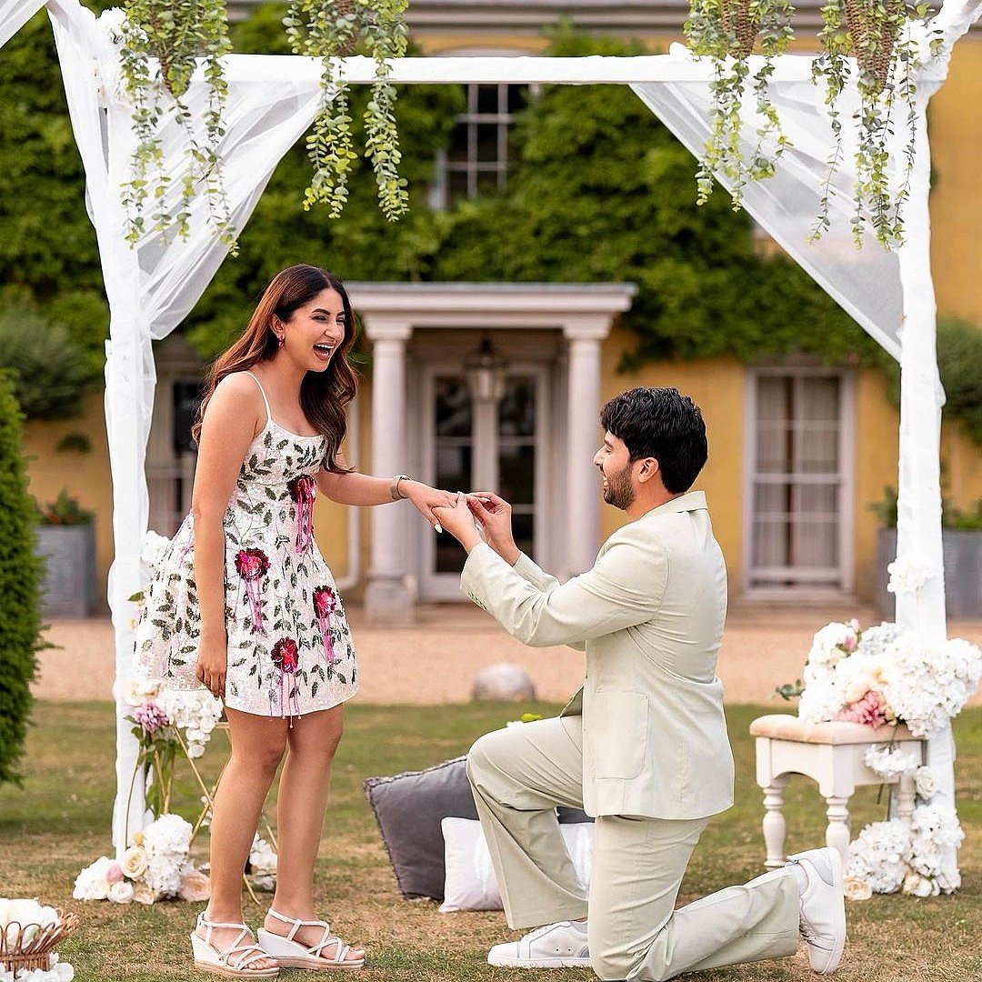 ಬಹುಕಾಲದ ಗೆಳತಿಗೆ ಪ್ರೇಮ ನಿವೇದನೆ ಮಾಡಿ ಫೋಟೊ ಹಂಚಿಕೊಂಡ ಗಾಯಕ ಅರ್ಮಾನ್‌ ಮಲಿಕ್‌